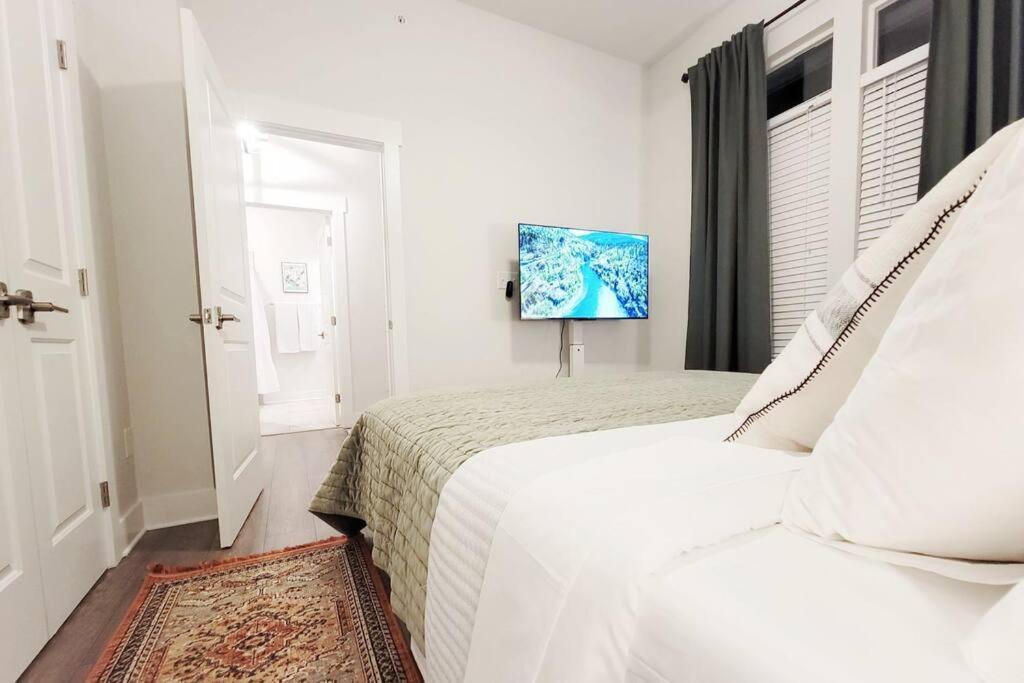 New Stylish Getaway- 5 Mil To Uptown/3 Smart Tvs! Charlotte Exterior foto