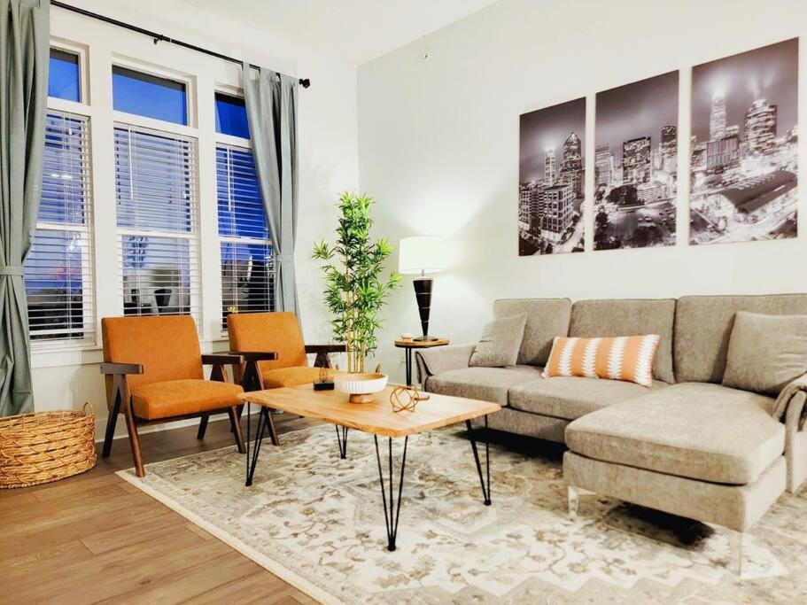 New Stylish Getaway- 5 Mil To Uptown/3 Smart Tvs! Charlotte Exterior foto