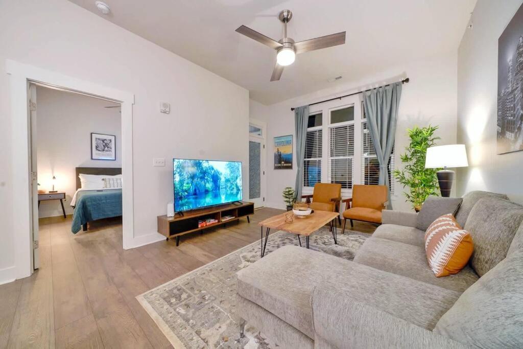 New Stylish Getaway- 5 Mil To Uptown/3 Smart Tvs! Charlotte Exterior foto