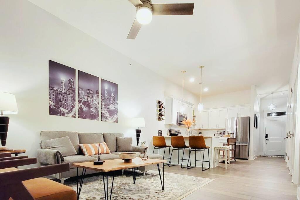 New Stylish Getaway- 5 Mil To Uptown/3 Smart Tvs! Charlotte Exterior foto